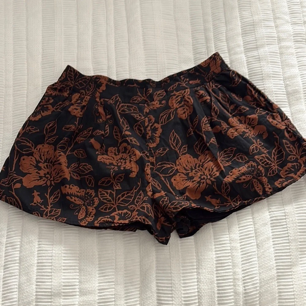 Janie and Jack pull on shorts
